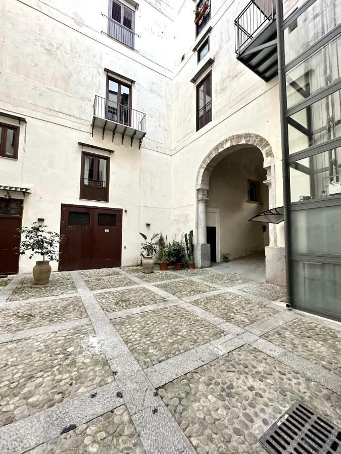 Casa Guilla_Alla Cattedrale Palermo Exterior foto
