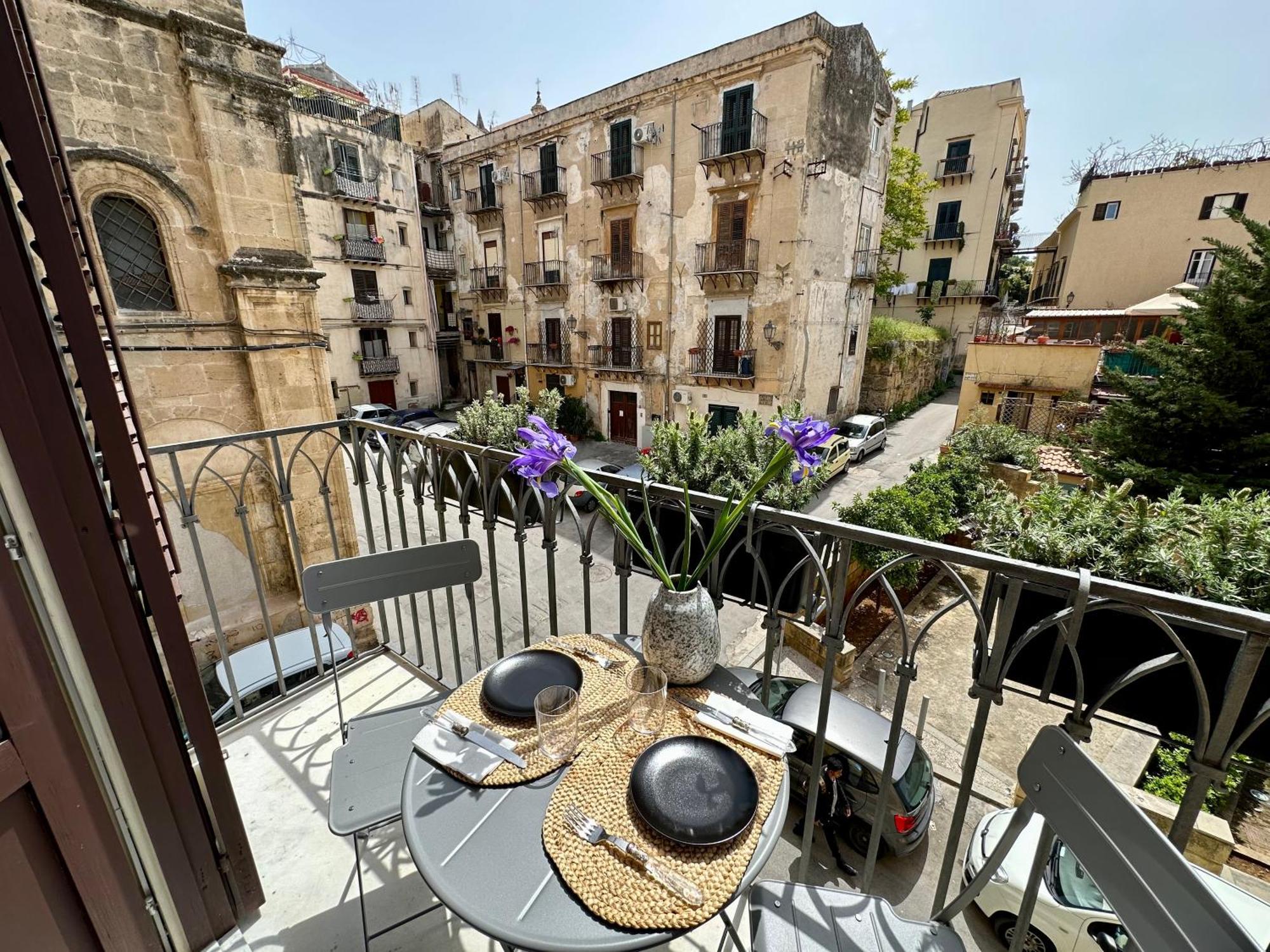 Casa Guilla_Alla Cattedrale Palermo Exterior foto